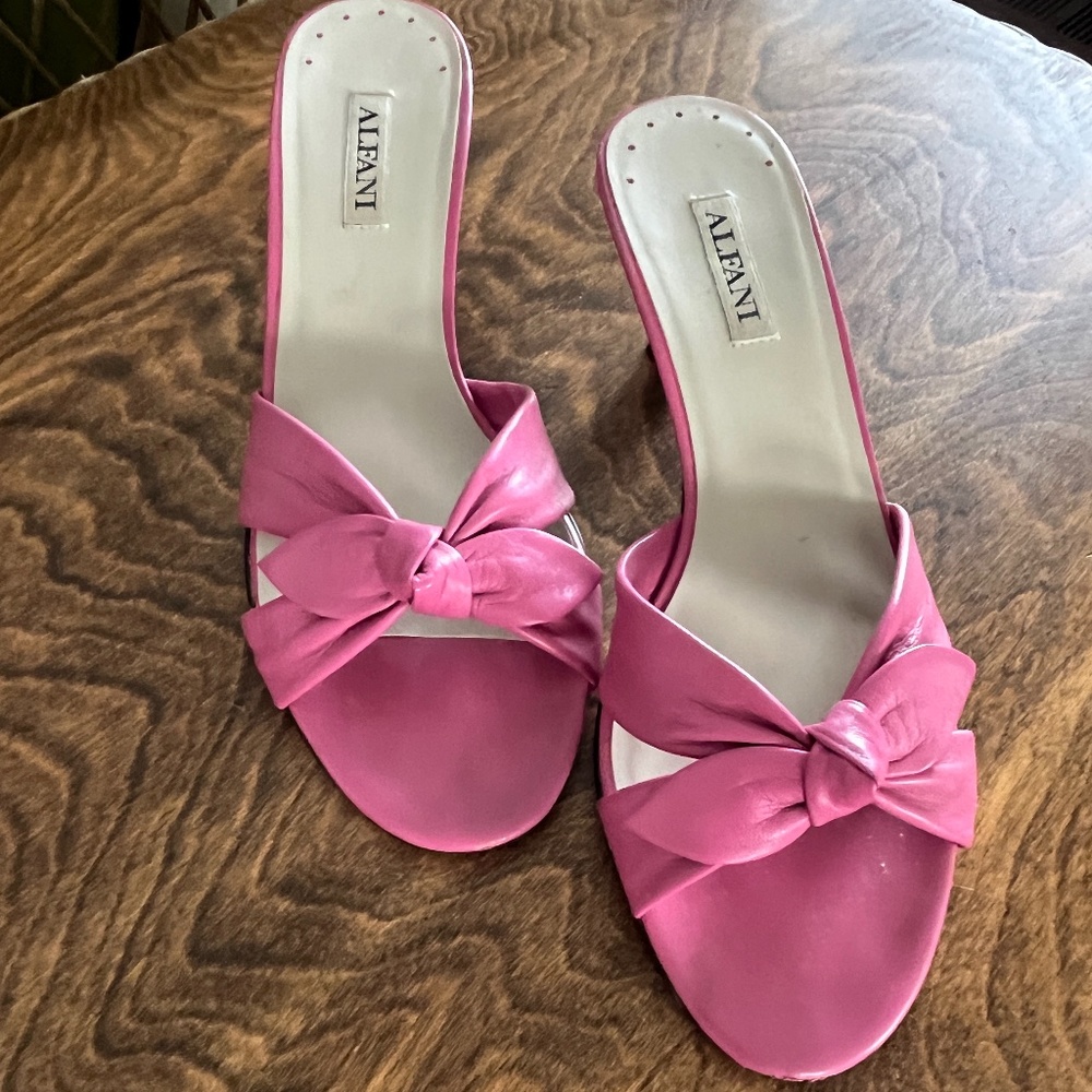 Designer Alfani  kitten heel pink